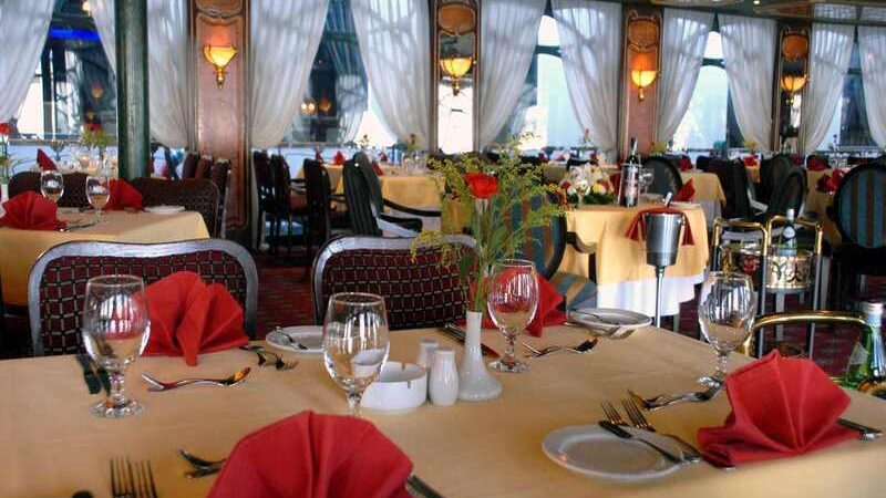 Luxurious Nile Cruise Dinner in Cairo